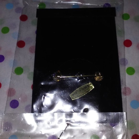 DISNEY MICKEY 60 YEARS 1988 COLLECTIBLE BROOCH~NEW - Picture 3 of 3